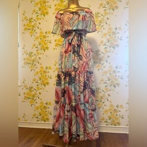 NWOT Off shoulders maxi dress size S